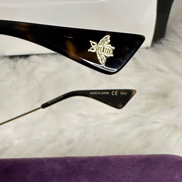 ?Authentic Gucci Sunglasses with Box?